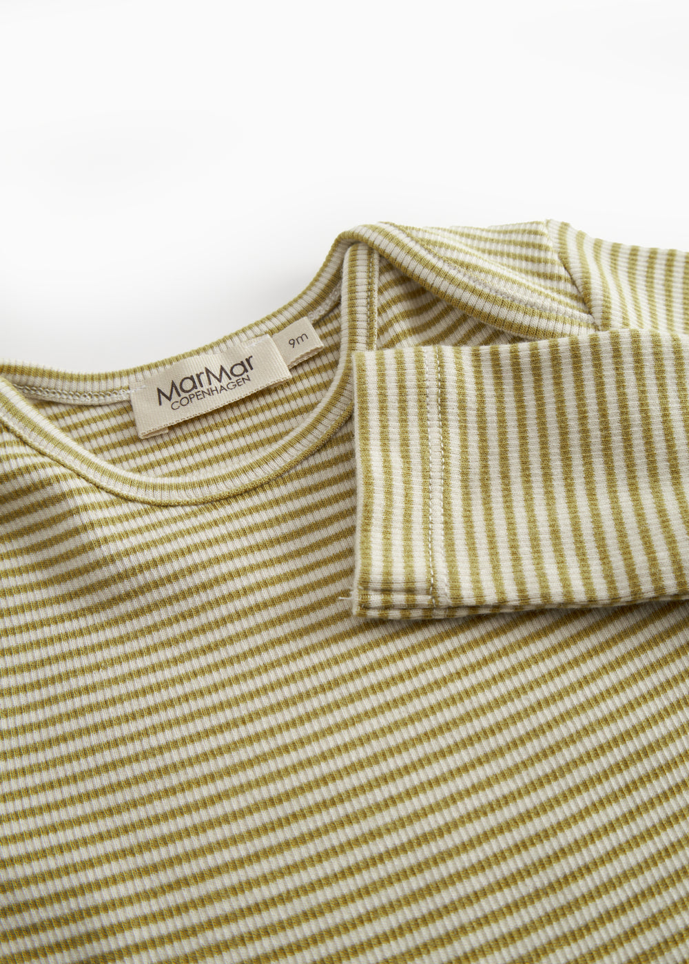 Grønstribet body med lange ærmer til baby