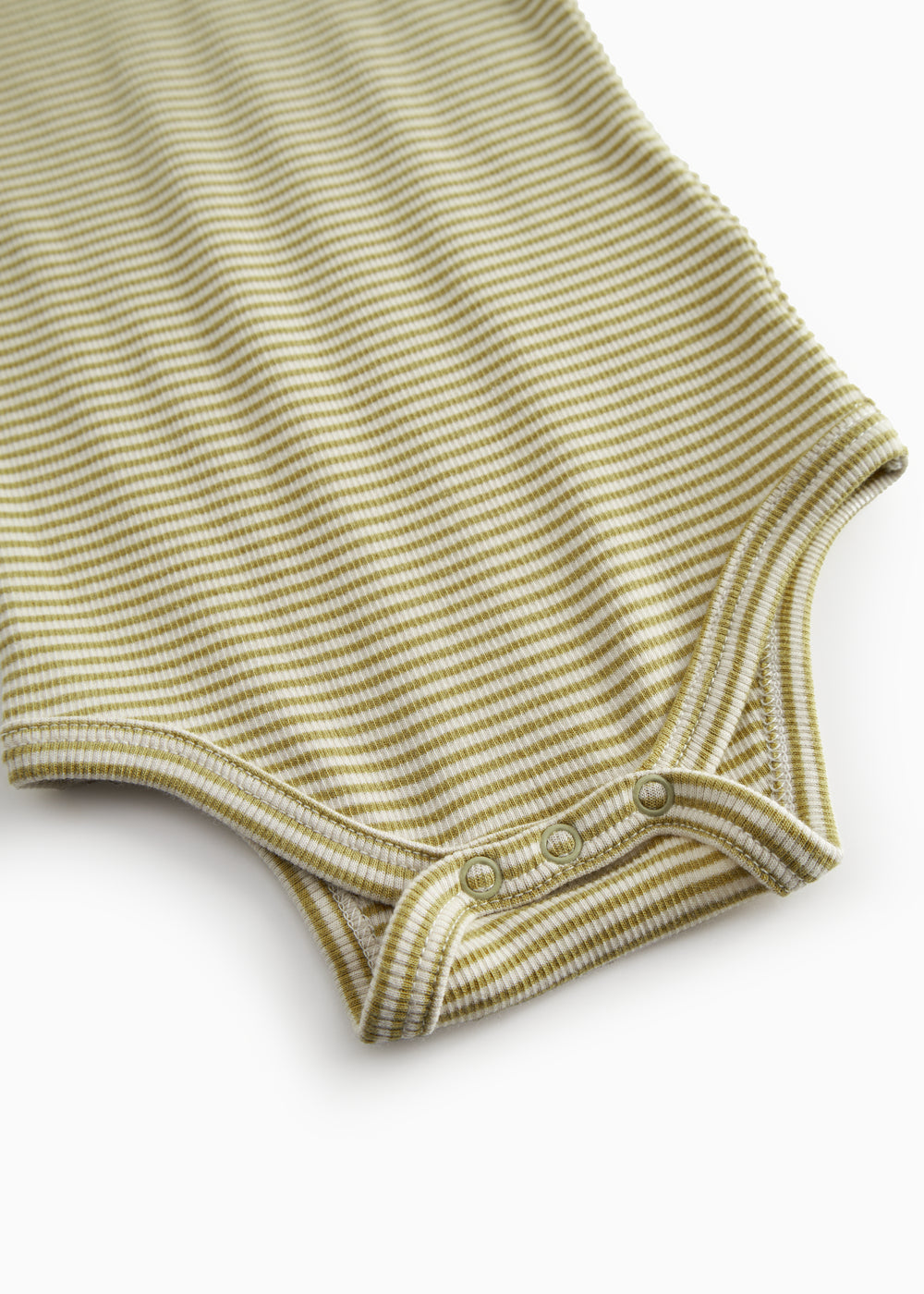 Kortærmet baby bodystocking med grønne striber 