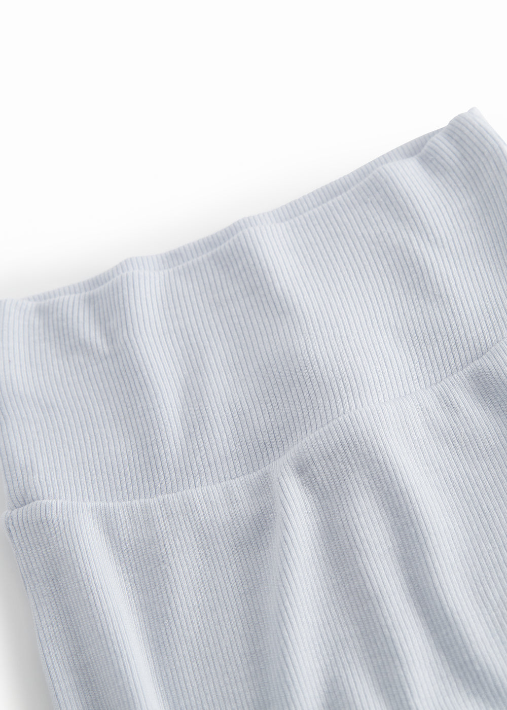 Lyseblå bukser med fødder til de nyfødte