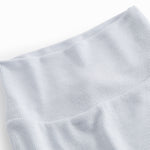 Lyseblå bukser til de nyfødte