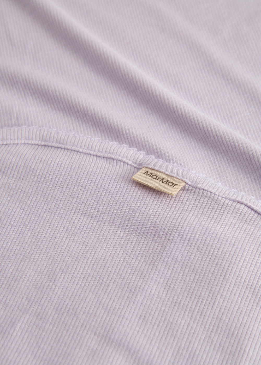 Lys lilla baby tæppe med rundede hjørner og picotkanter