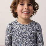 Dreng iført Blå langærmet leopard t-shirt