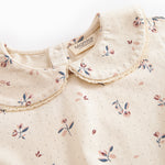 Langærmet T-shirt til børn med blomster print og krave med picotkanter