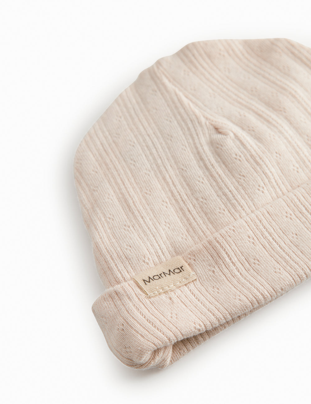 Ribstrikket babyhue i lyserød med ombukket kant