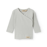 Langærmet lysegrøn pointelle bluse til nyfødte med slå-om-lukning