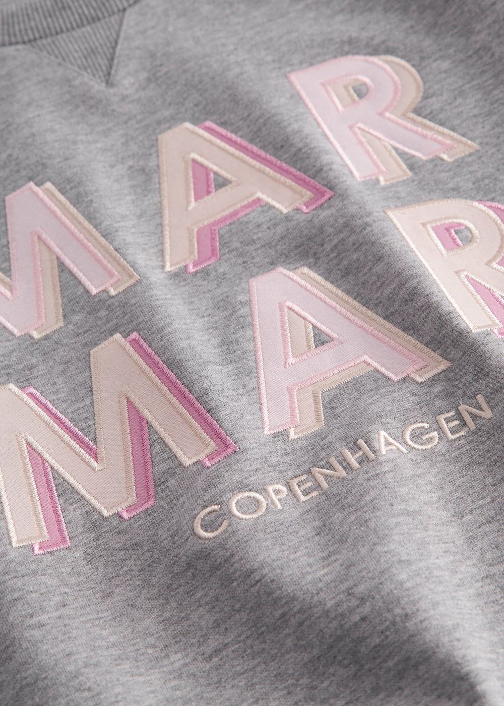 Grå sweatshirt til børn med rosa MarMar logo i blå og rosa