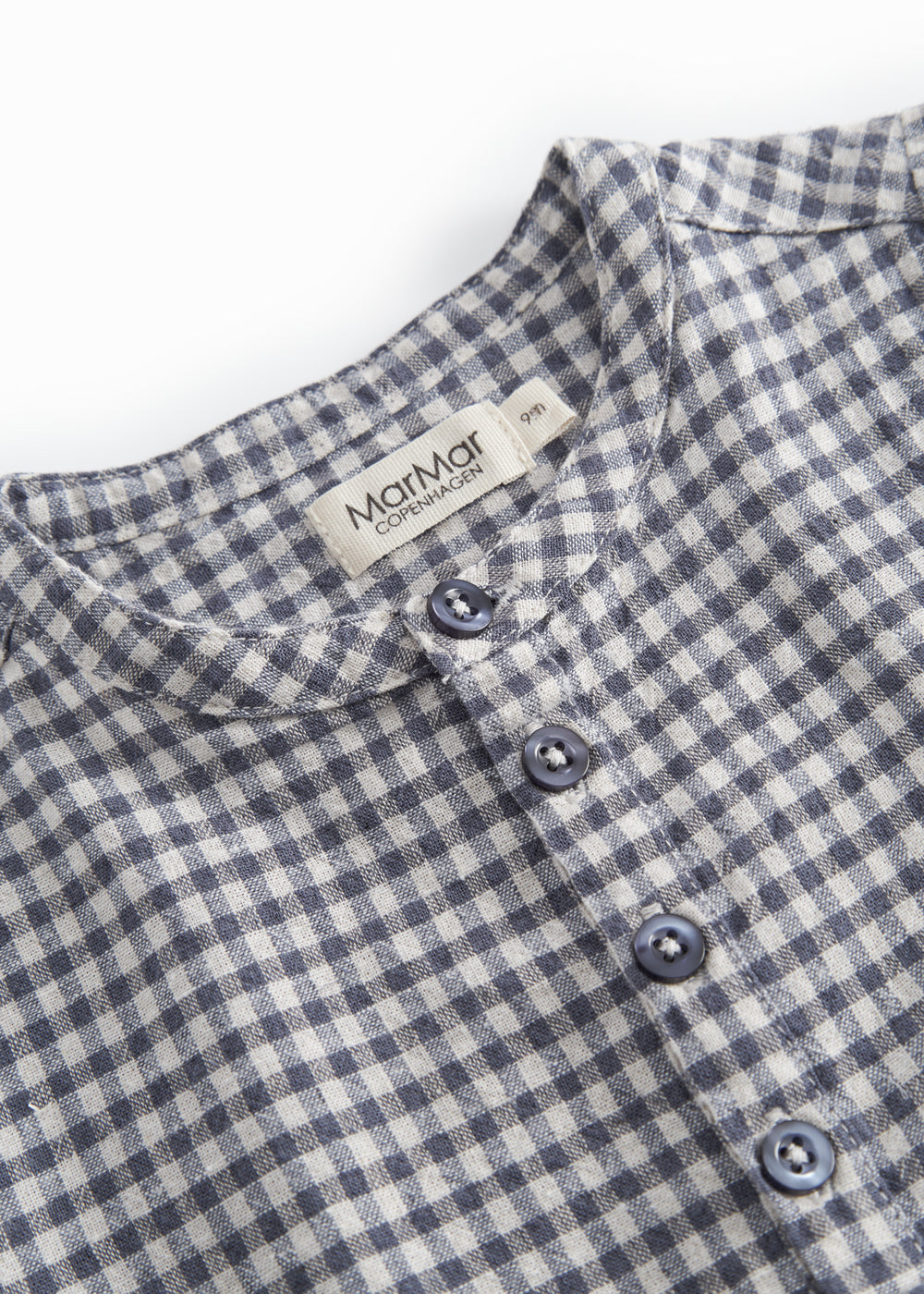 Langærmet ternet baby skjorte med kinakrave og knaplukning foran