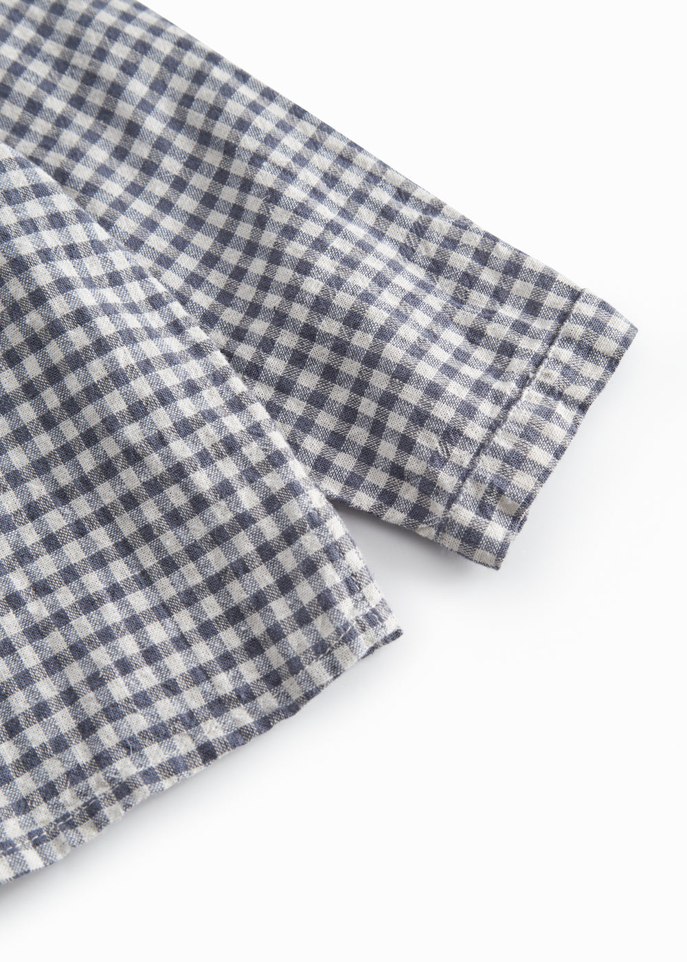 Langærmet ternet baby skjorte med kinakrave og knaplukning foran