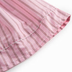 Lyserød kortærmet baby kjole med fine striber og picotkanter
