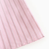 Lyserød t-shirt med fine striber og læg foran til baby