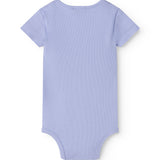 Kortærmet lyselilla bodystocking til baby