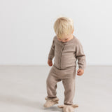 Børnesæt i teddyfleece med lynlås og bukser, gråbrun melange