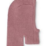 Strikhue med åbning til ansigt, ribbet mønster, rosa garn