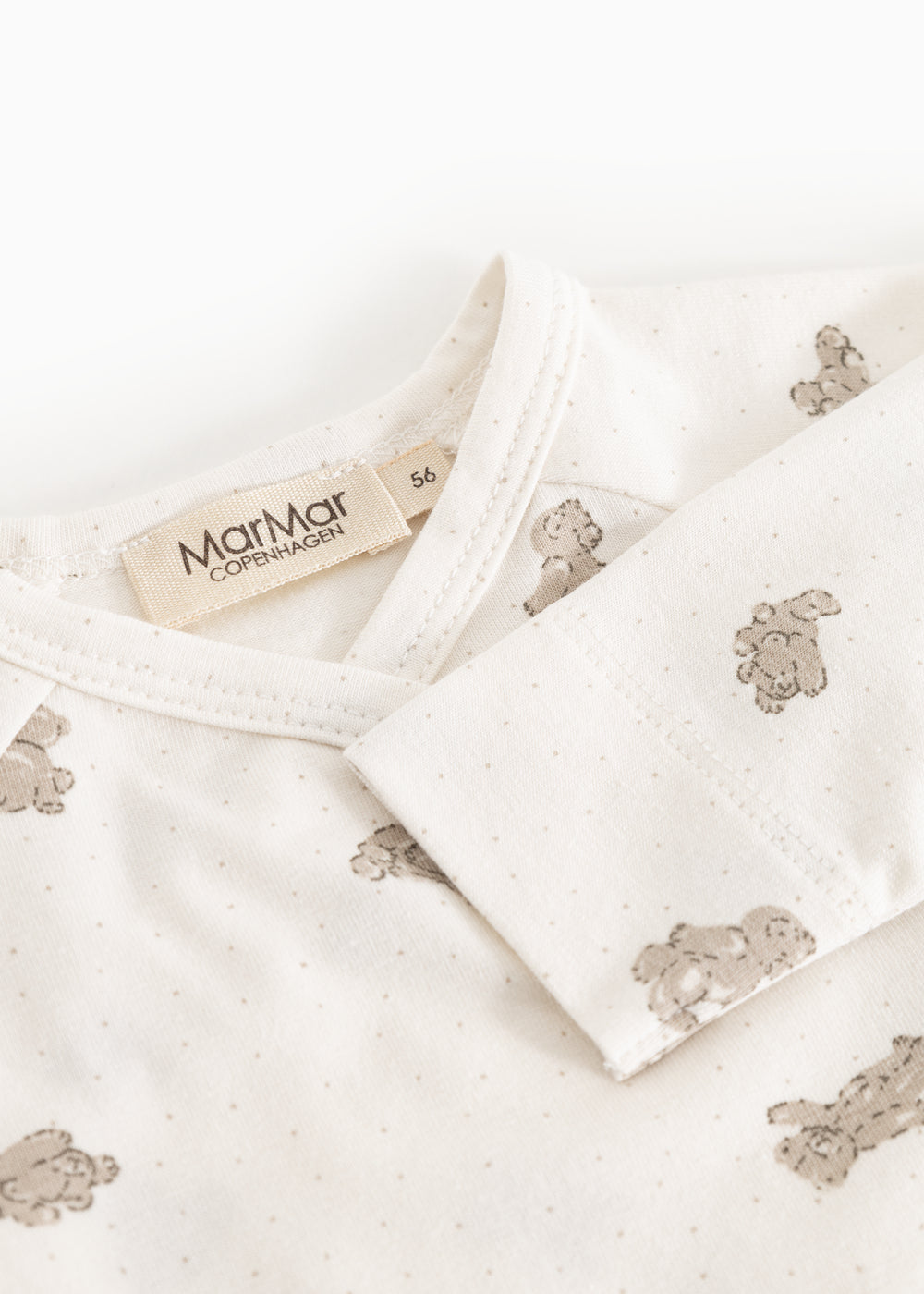 Offwhite wrap-bluse med lange ærmer, teddybjørneprint og MarMar Copenhagen-mærke