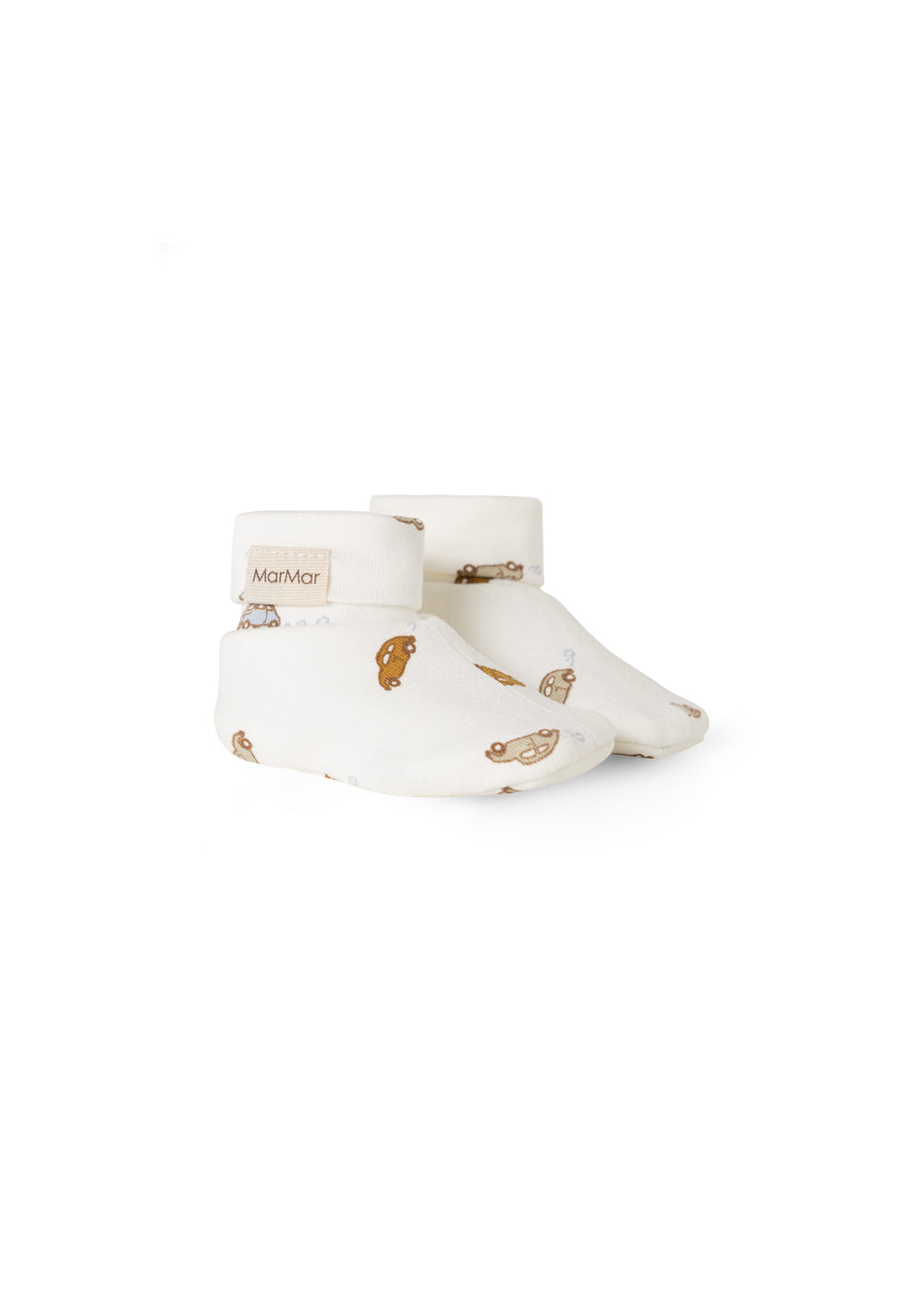 Hvide babybooties med bilmønster og MarMar-label ved skaftet