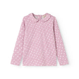 Lyserød langærmet T-shirt med små hvide blomster og rund krave