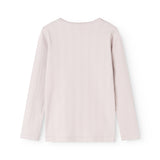 Børne-T-shirt i lyse lilla med rund hals og langærmet bagpå