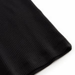 Ribbet sort tanktop til kvinder