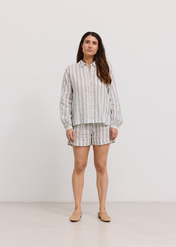 Skjorte og matchede shorts til kvinde