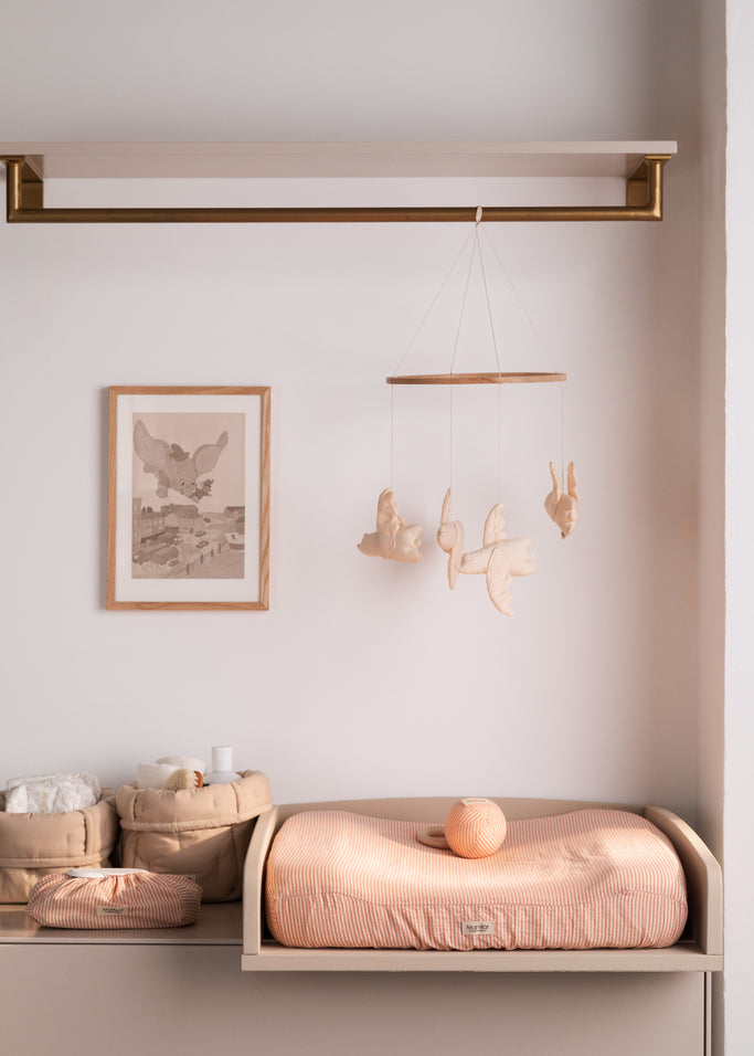 Uro med træring og søde fugle figurer